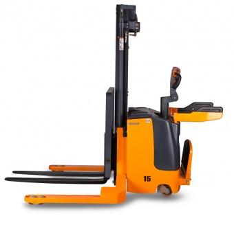 Electric forklift stacker